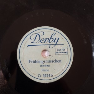 78rpm record DERBY FRUHLINGSRAUSCHEN / HOCHZEITSTAG AUF TROLDHAUGEN 1928 25cms