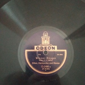 78rpm record ODEON WIENER BURGER / WIENER PRATERLEBEN 25cms