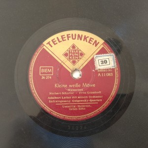 78rpm record KLEINE WEISSE MOWE Adalbert Lutter HOLDRIOH LIEBES ECHO Lucas Trio 25cms