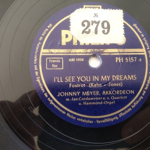 78rpm record PHILLIPS ILL SEE YOU IN MY DREAMS Johnny Meyer IDAHO 25cms