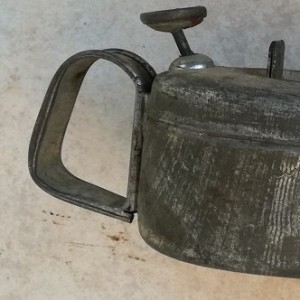 GERMAN ARMY WWII OILER MG or VEHICLE